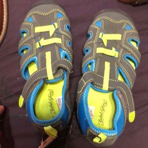 Boys sandals/water shoes